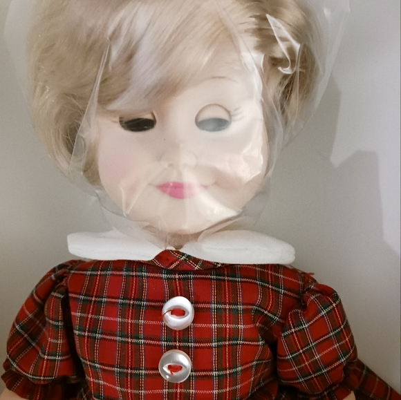 Flossie - Picture 3 of 8